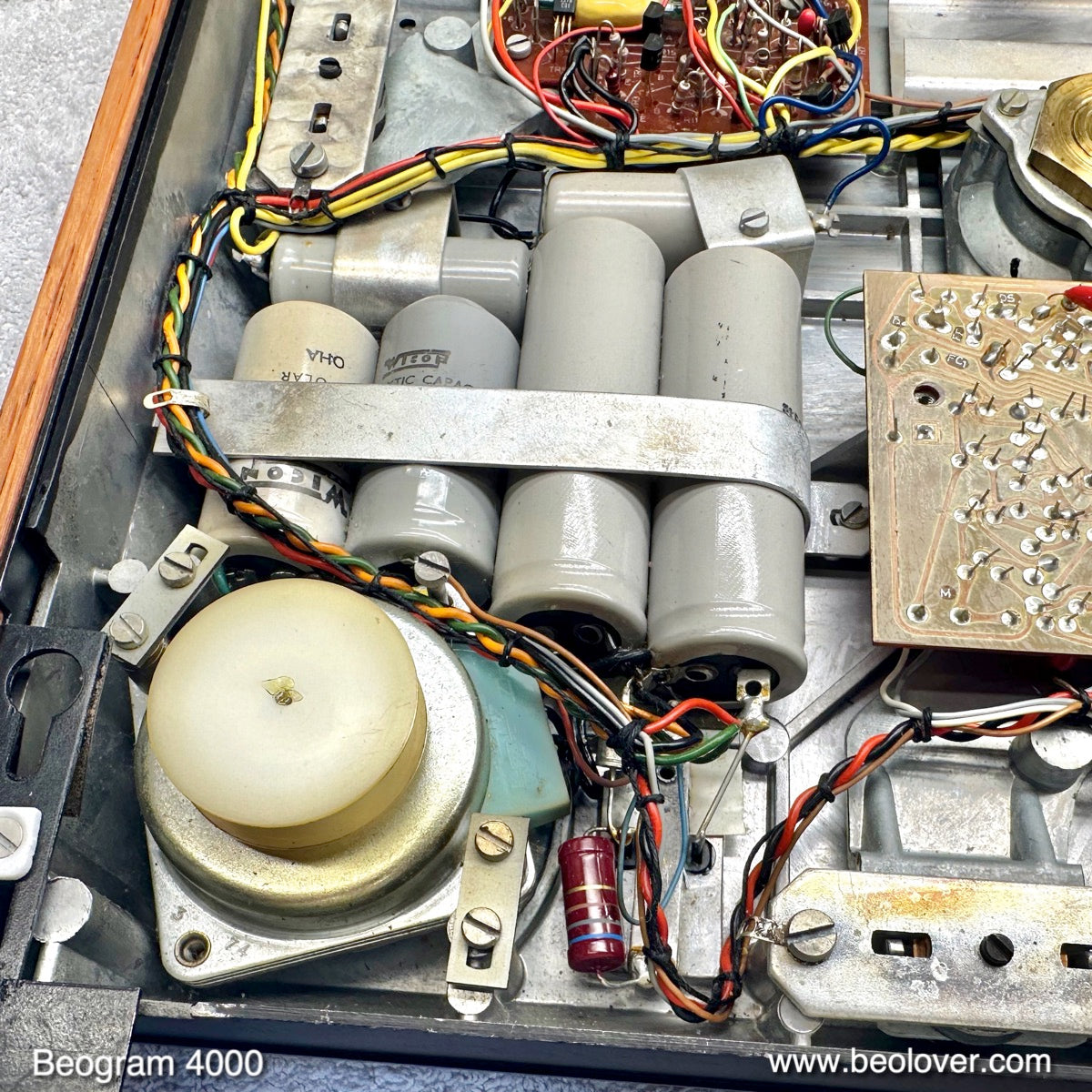 Efficient 24V Power Supply and Main Capacitors for Beogram 4000