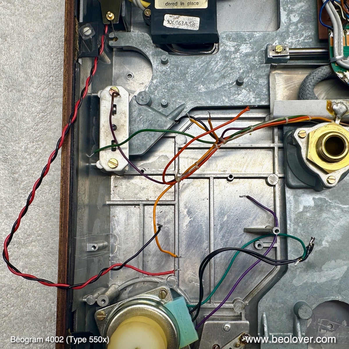 Efficient 22.8V Power Supply and Main Capacitors for Beogram 4002 (Types 550x)