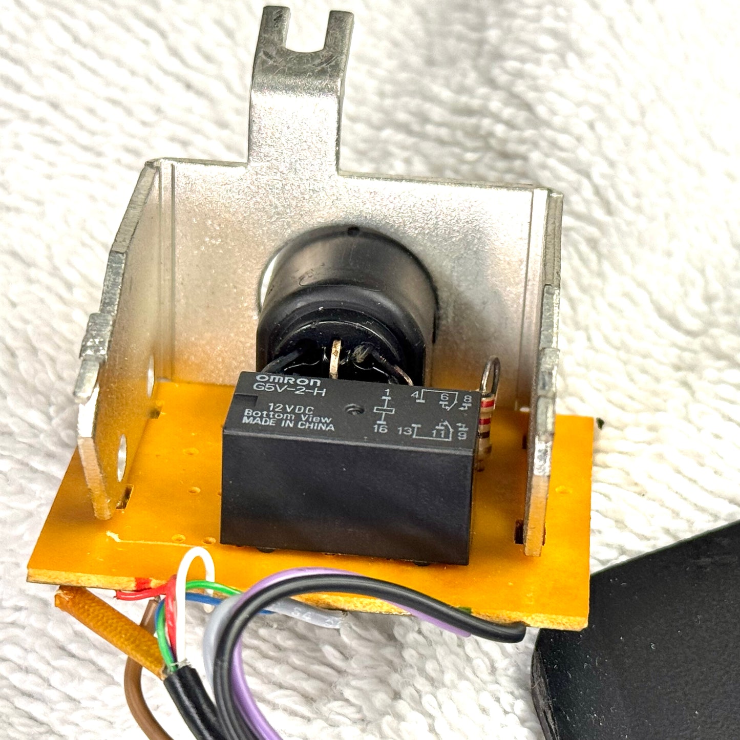Output Relay for Beogram 8002
