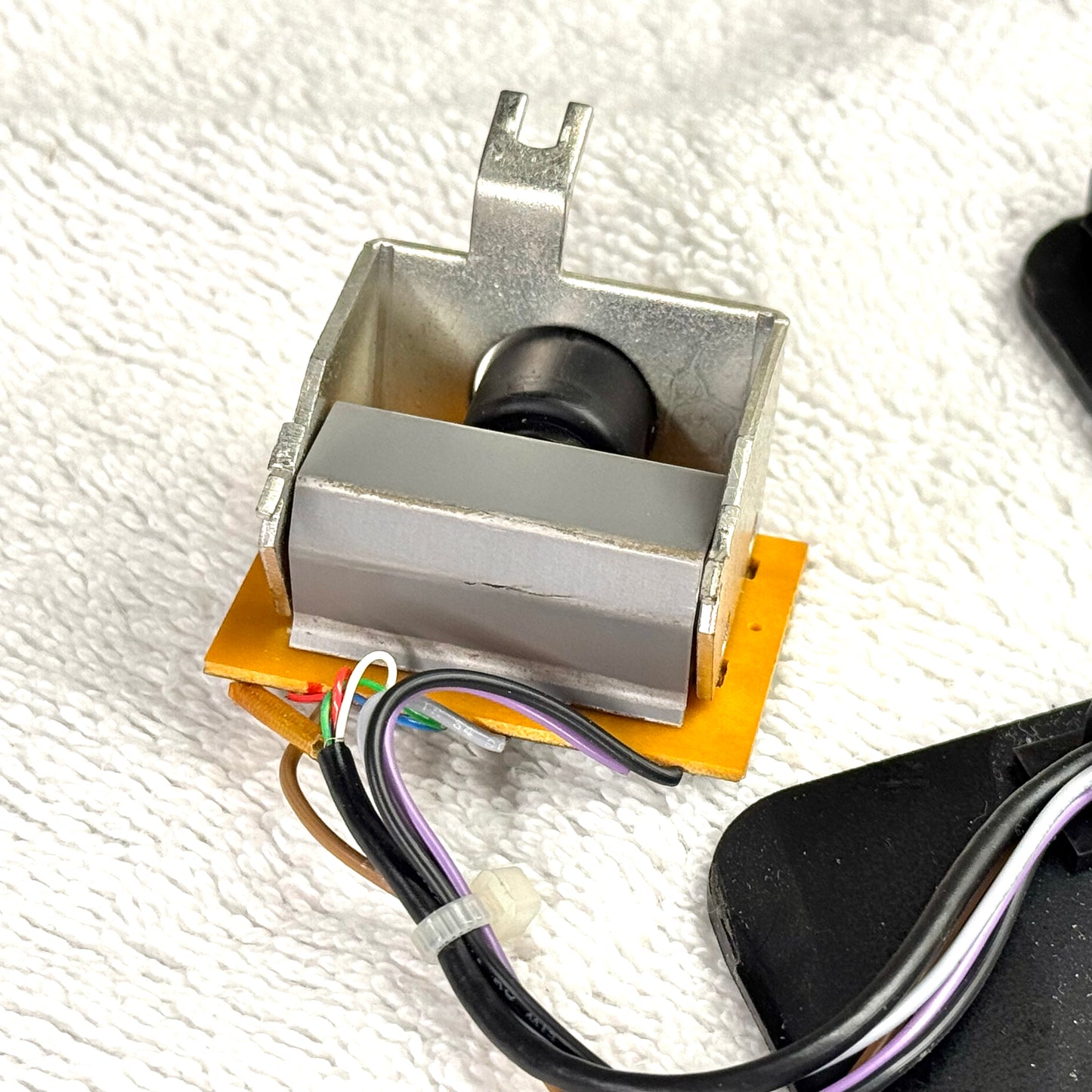 Output Relay for Beogram 8002