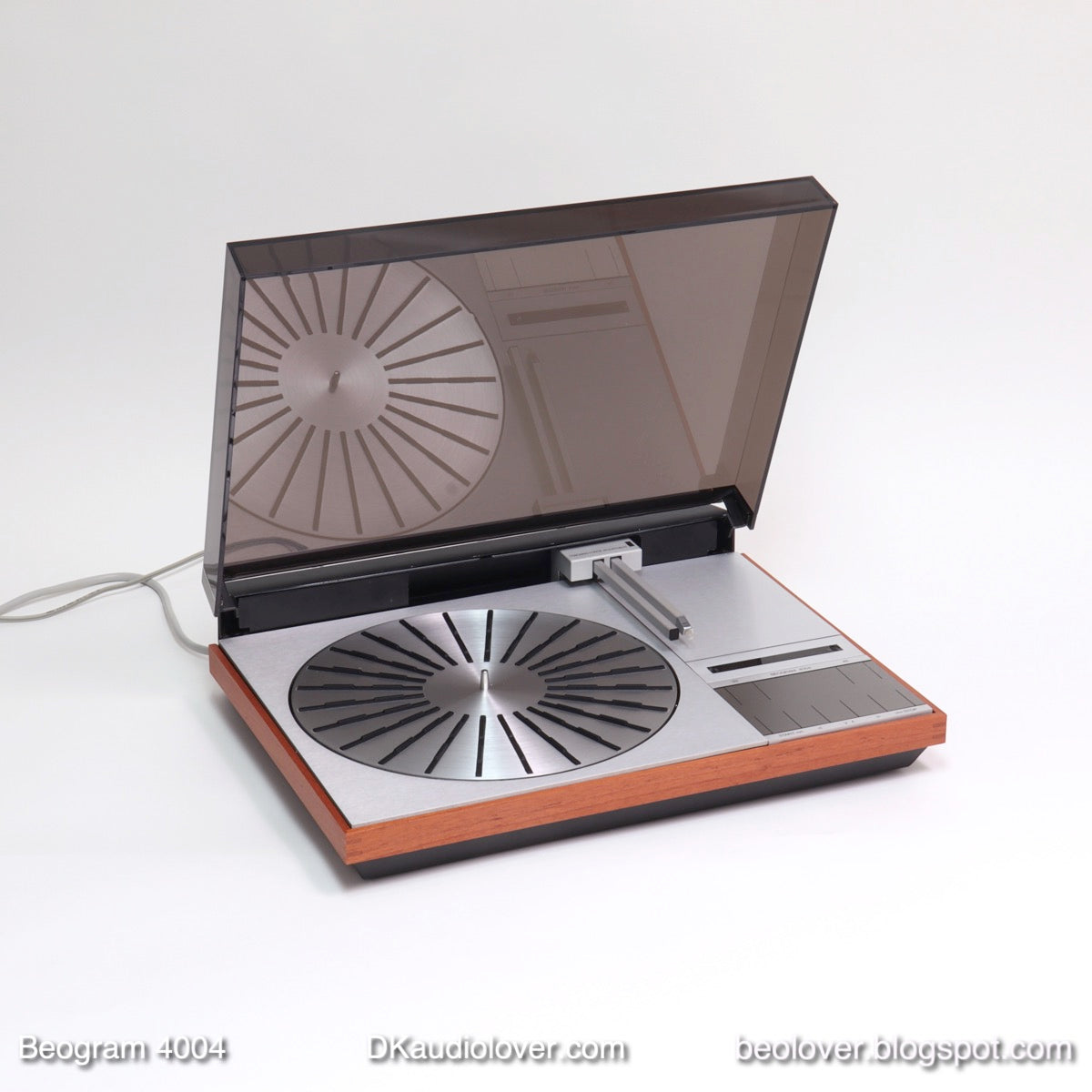 Beogram 4004 (Type 5526, Fully Restored, One Year Warranty)