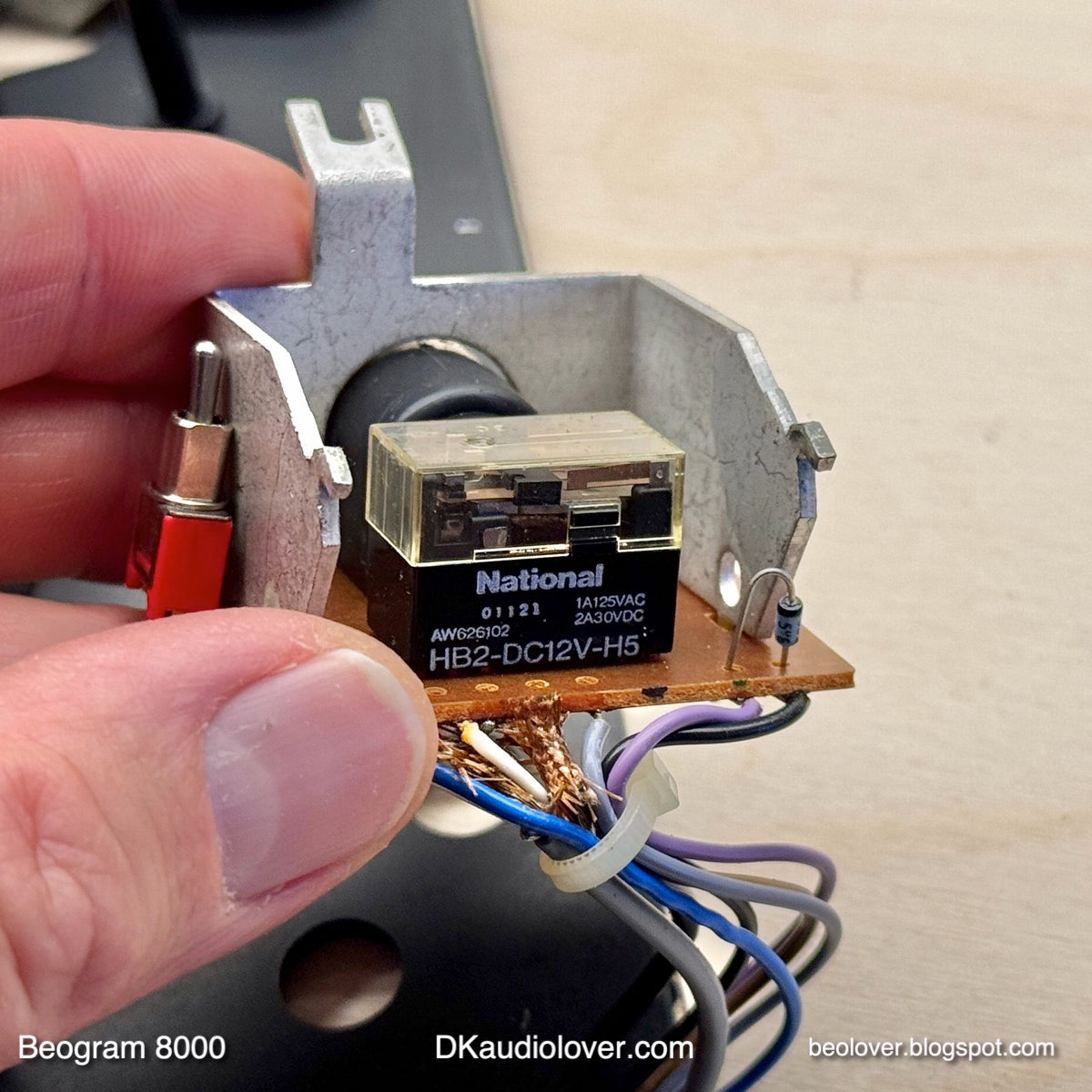 Output Relay for Beogram 8000