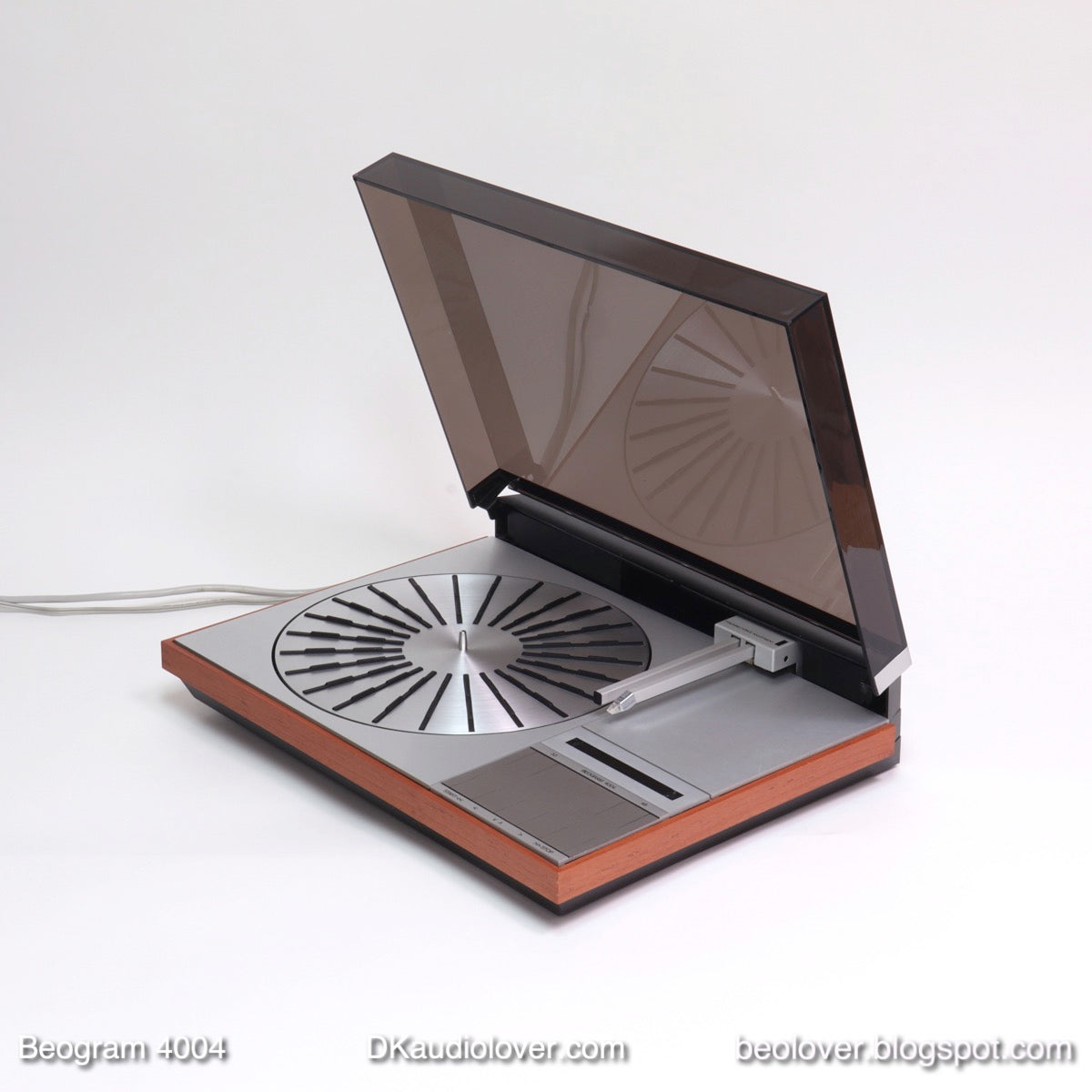 Beogram 4004 (Type 5526, Fully Restored, One Year Warranty)