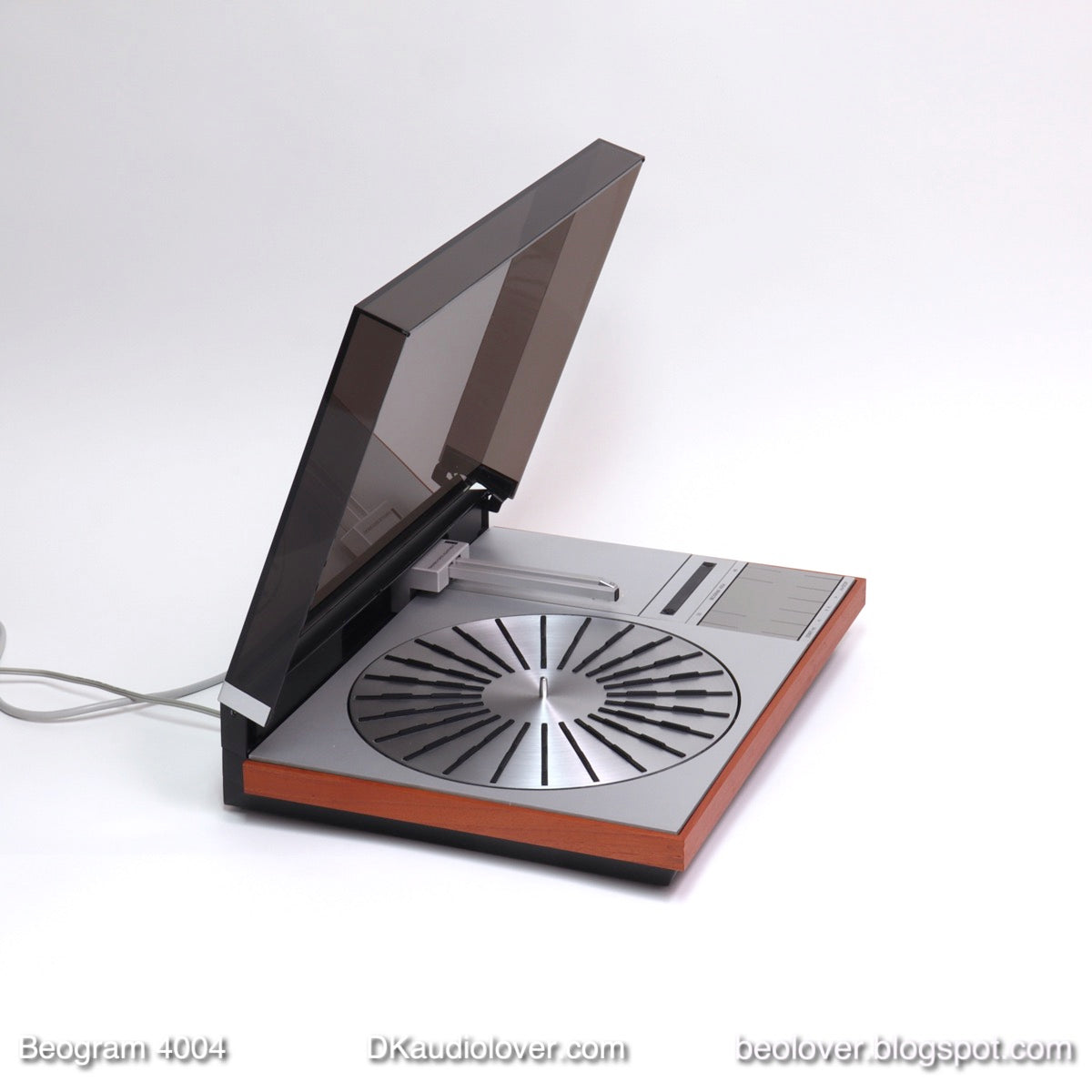 Beogram 4004 (Type 5526, Fully Restored, One Year Warranty)