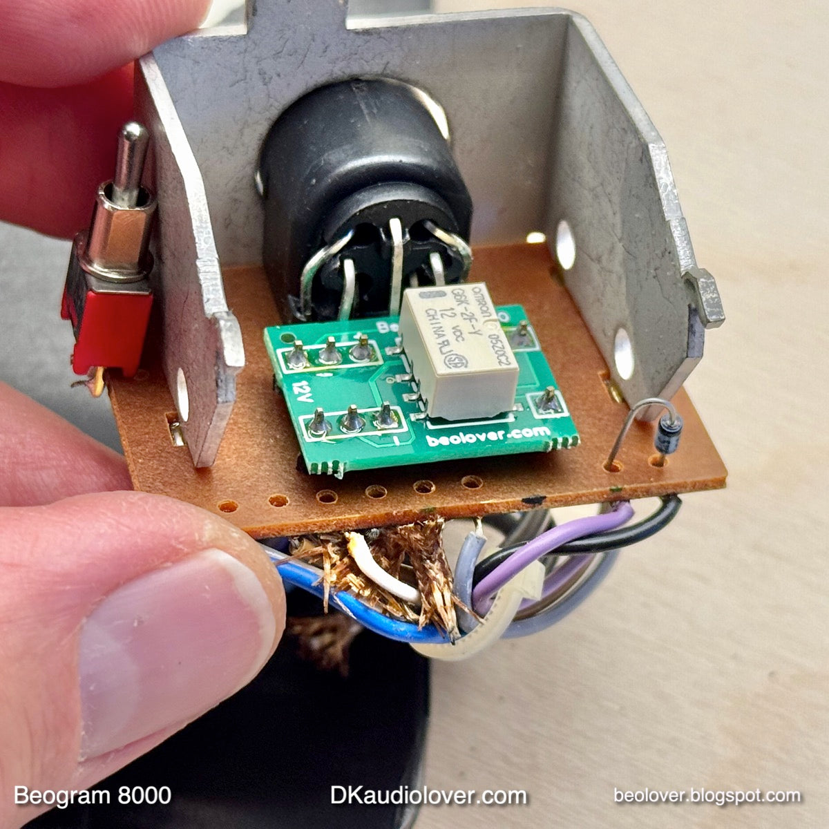 Output Relay for Beogram 8000