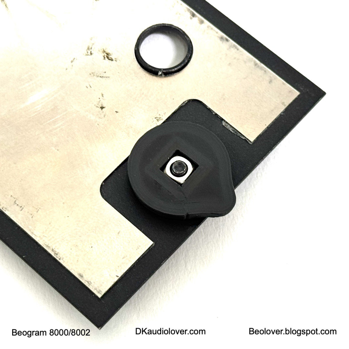 Knob for 'Black Plate Under Arms' for Beogram 8000 and 8002
