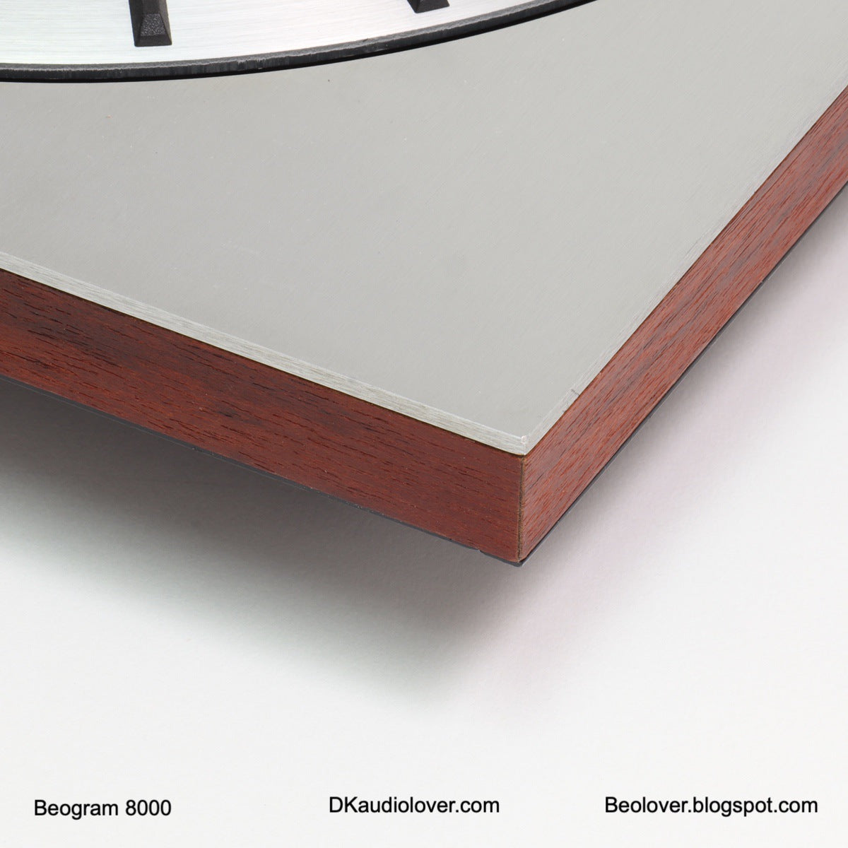 Beogram 8000 (Type 5613, Fully Restored, RIAA Pre-Amp, One Year Warranty)
